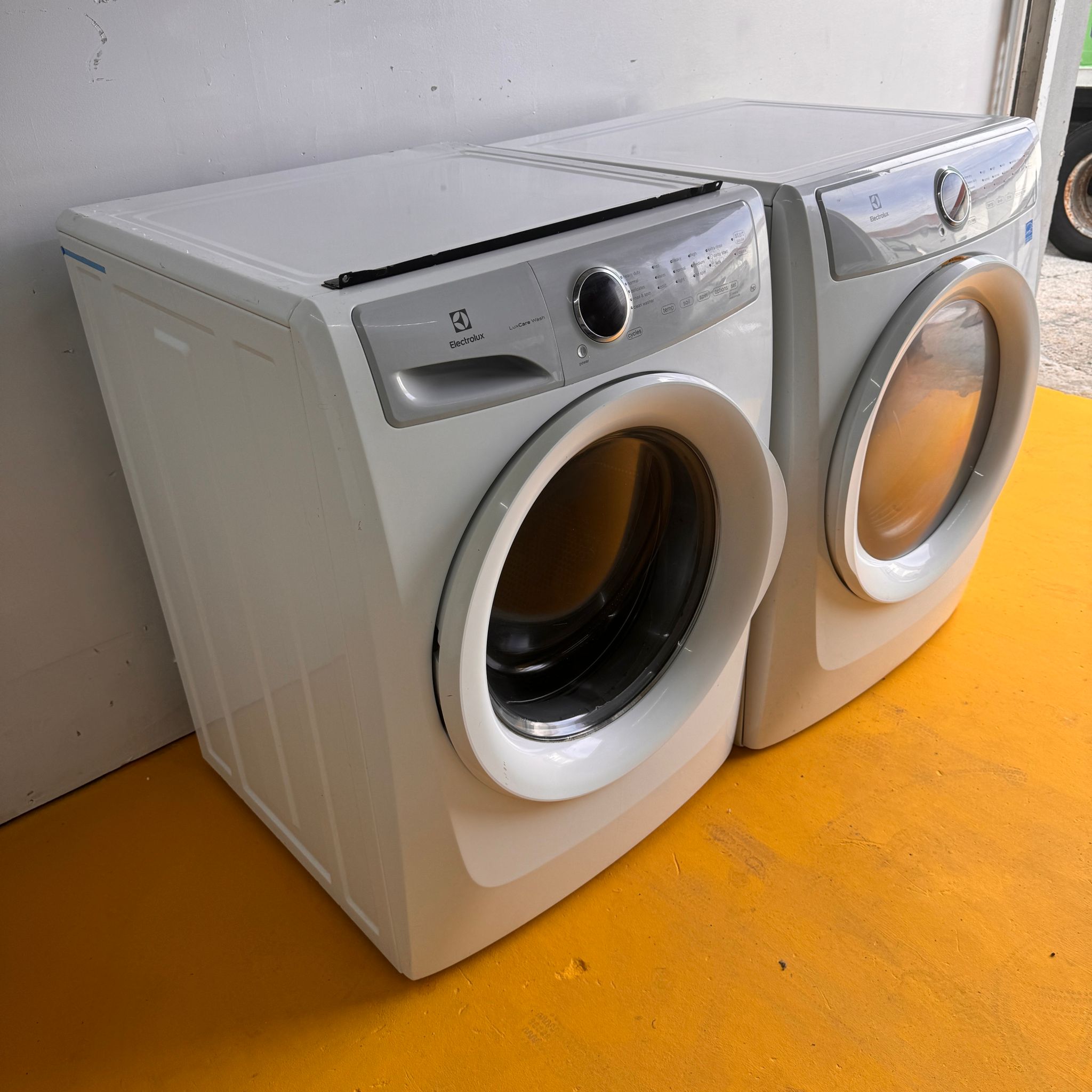 Electrolux Washer and Gas Dryer Front Load Electrolux Washer and Gas Dryer Front Load